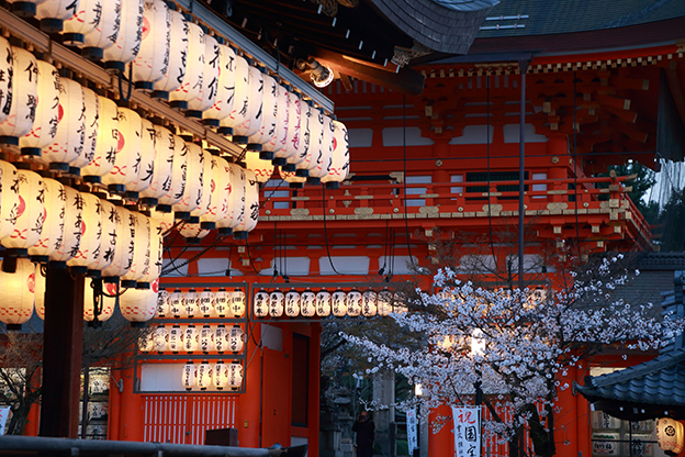 夜の八坂神社