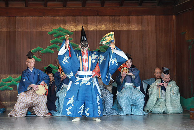 「初能奉納」の様子