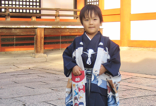 八坂神社の境内で行う七五三