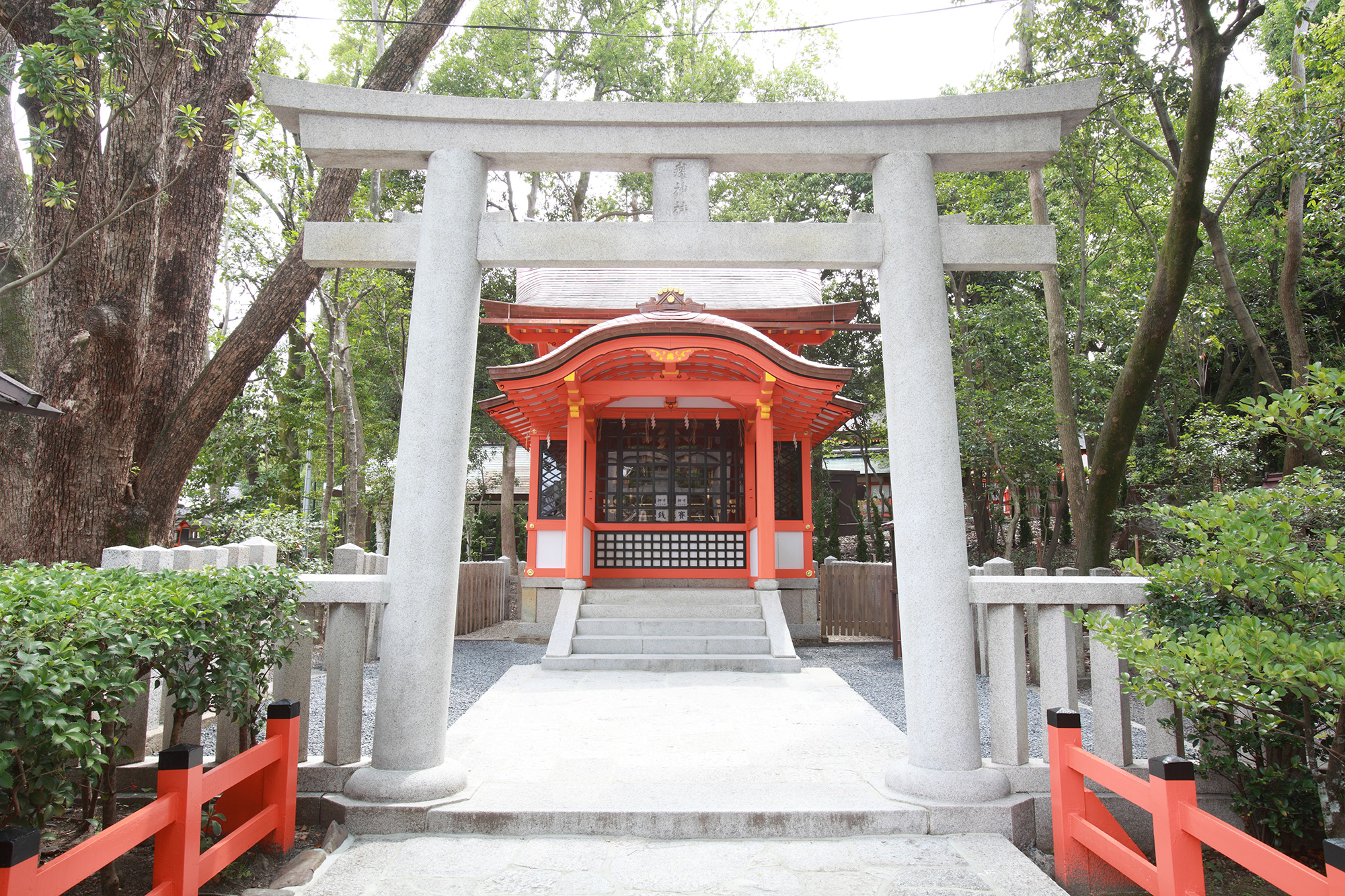 お社 ご祭神 八坂神社