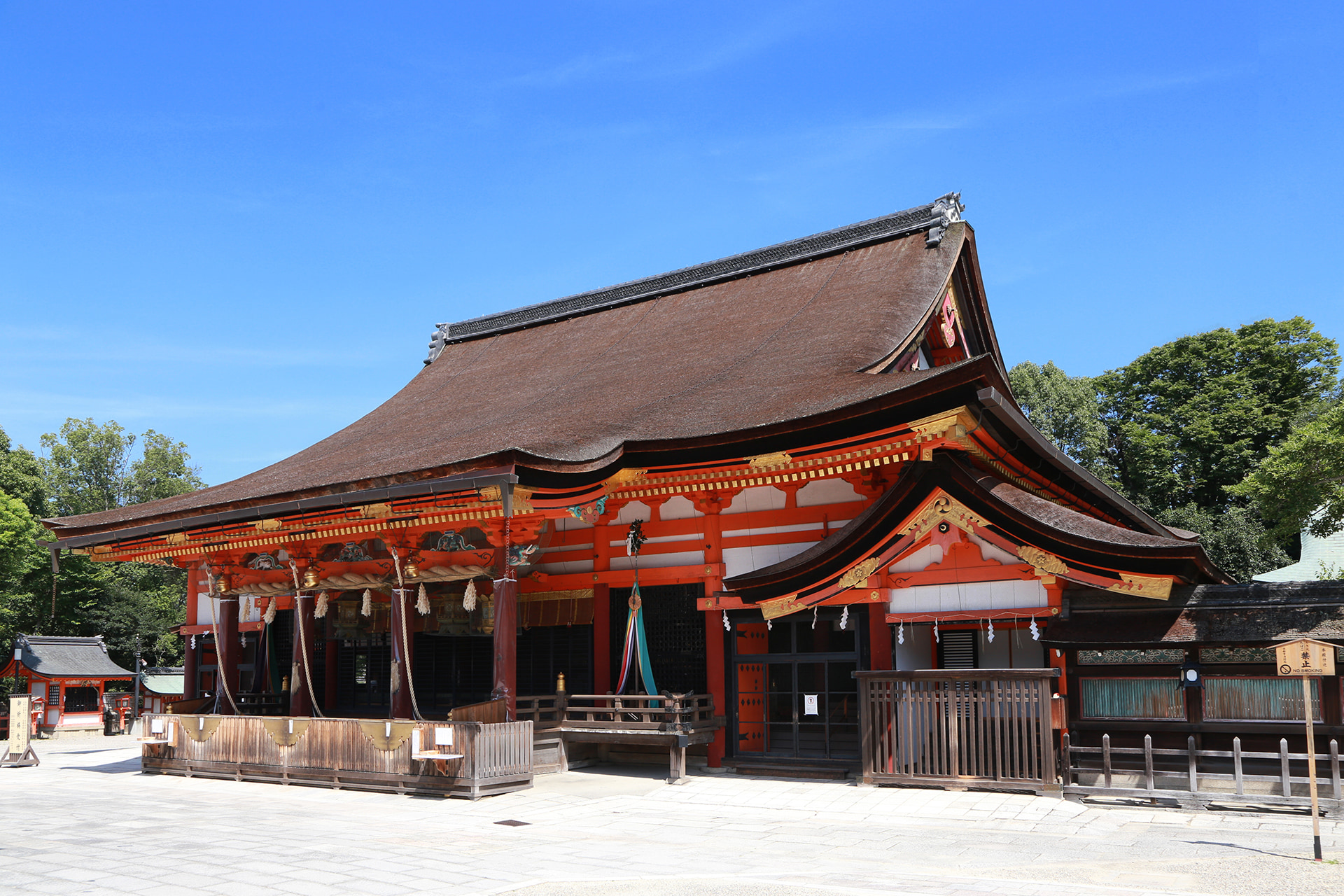 八坂神社の本殿の外観